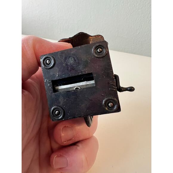 Vintage die-cast Miniature Victrola Gramophone Metal Pencil Sharpener - Picture 2 of 7